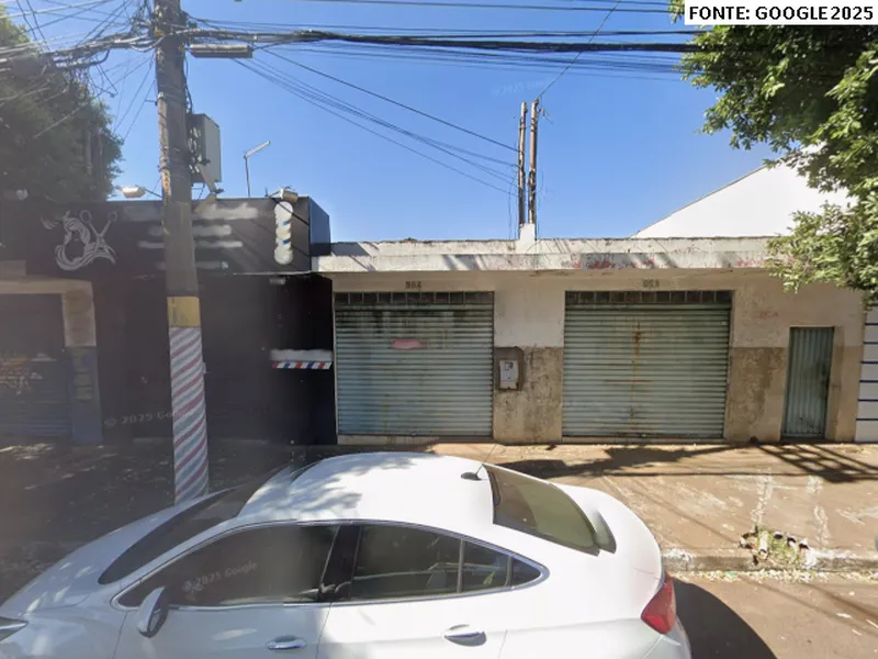 Comercial em leilão