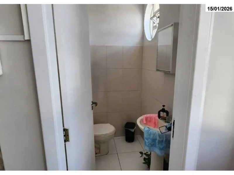 Comercial em leilão