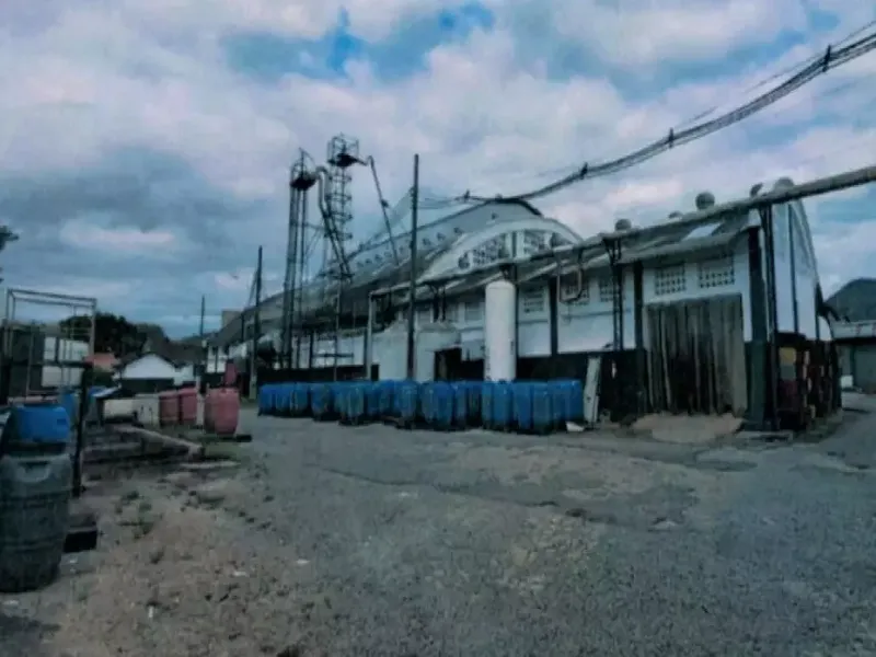 Comercial em leilão