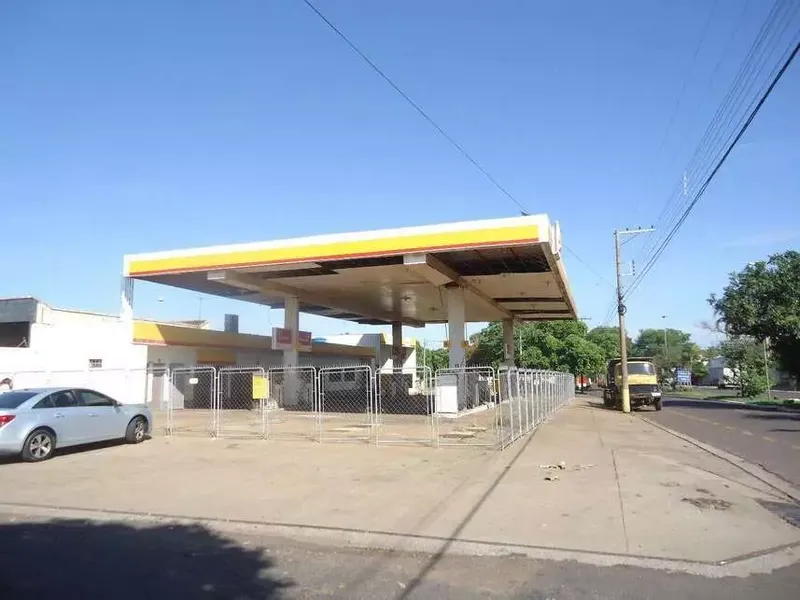 Comercial em leilão