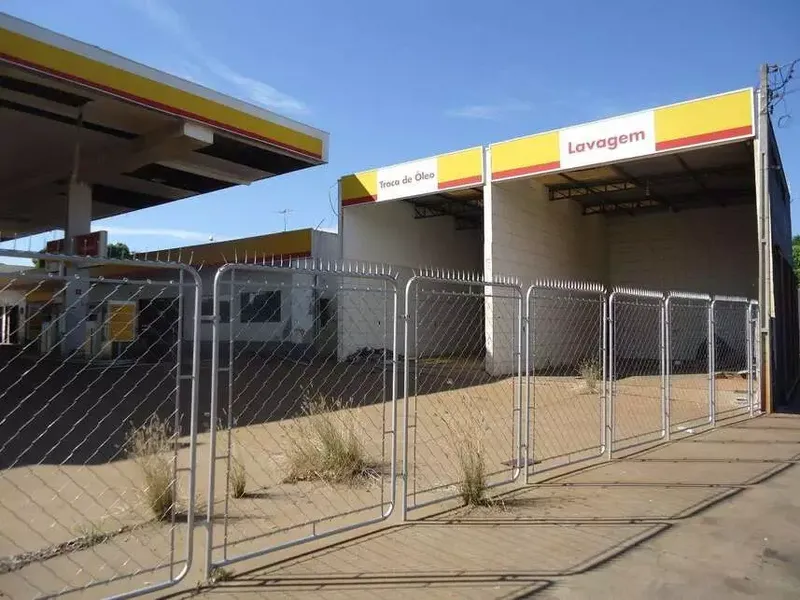 Comercial em leilão