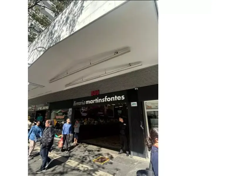 Comercial em leilão