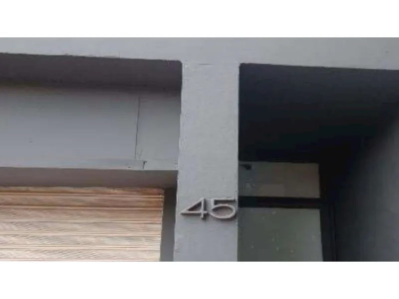Comercial em leilão