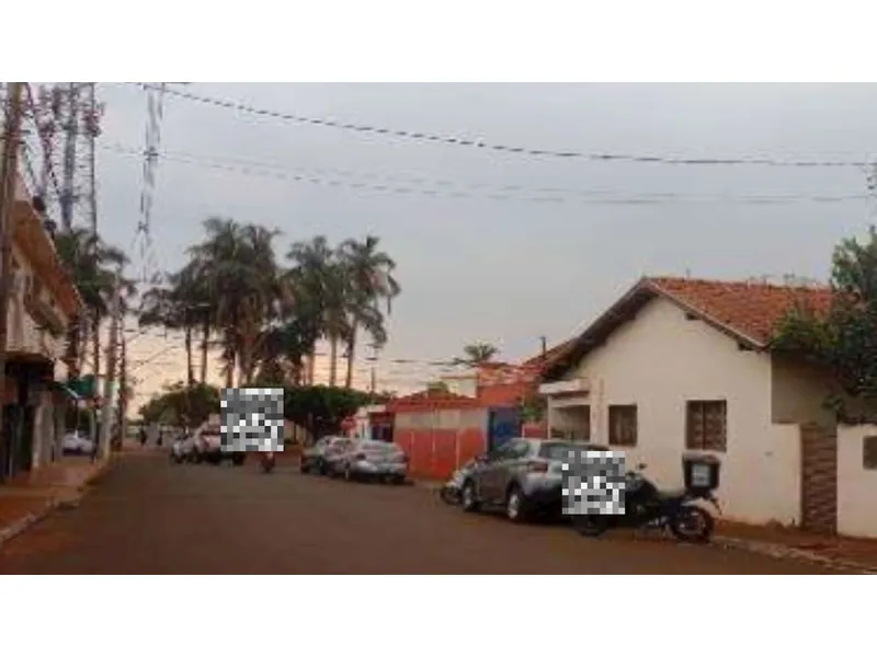 Comercial em leilão