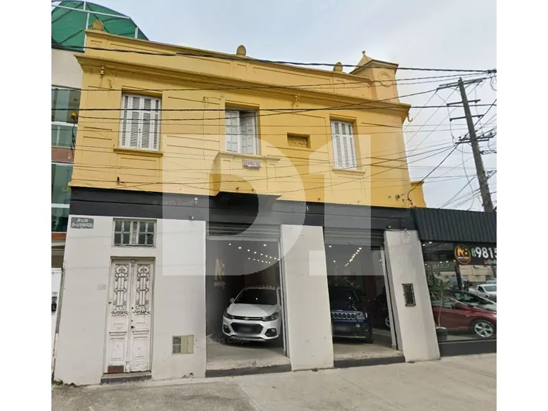 Prédio em leilão