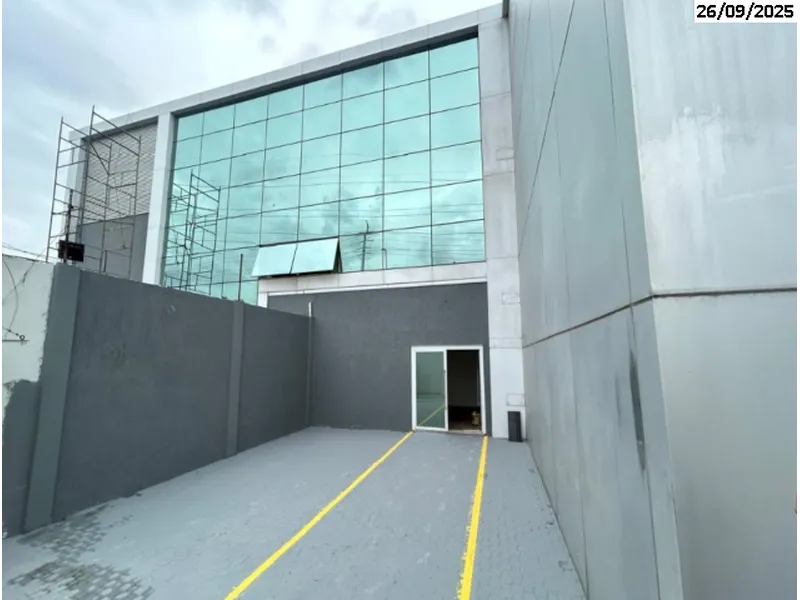 Comercial em leilão