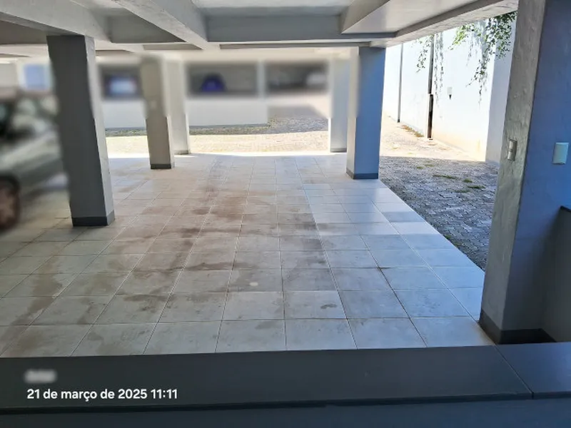 Outros em leilão