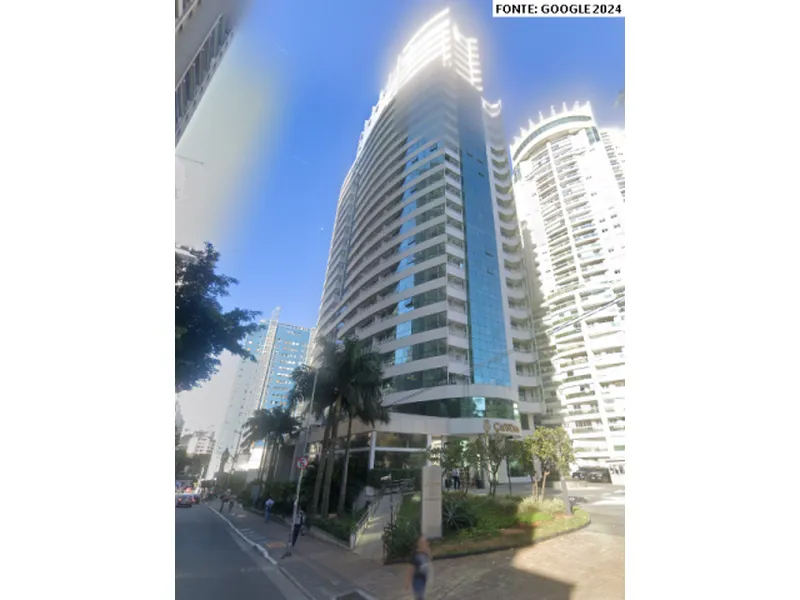 Comercial em leilão