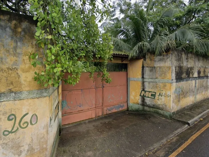 Outros em leilão