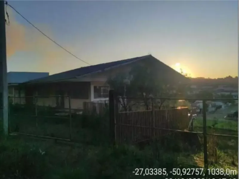 Comercial em leilão