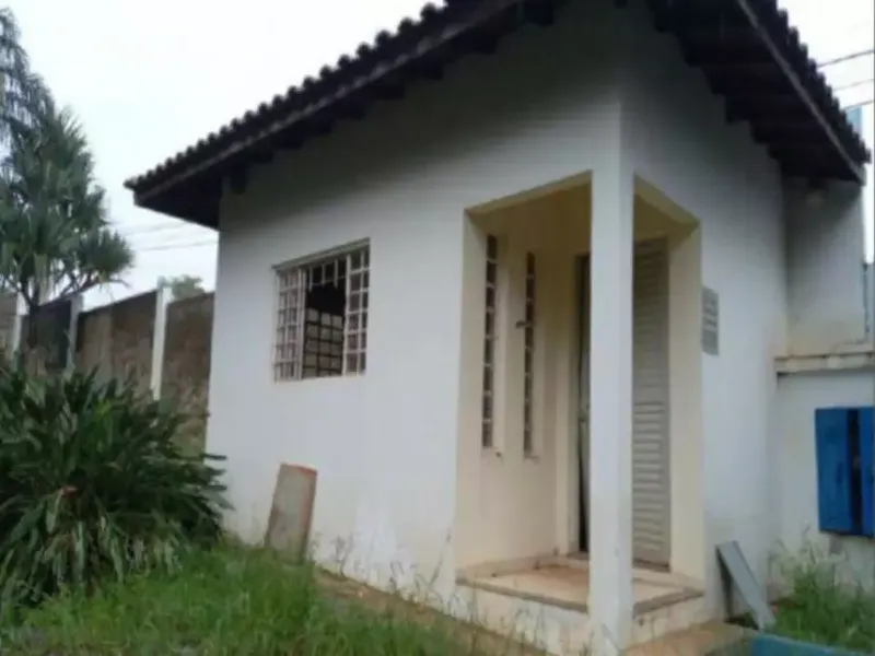 Comercial em leilão