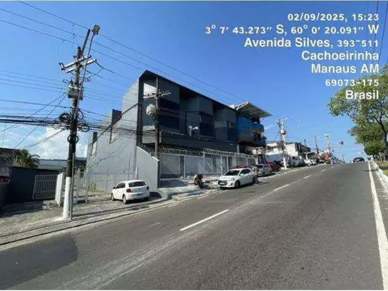 Comercial em leilão