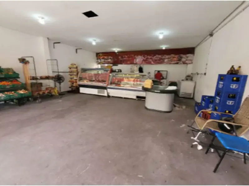 Comercial em leilão