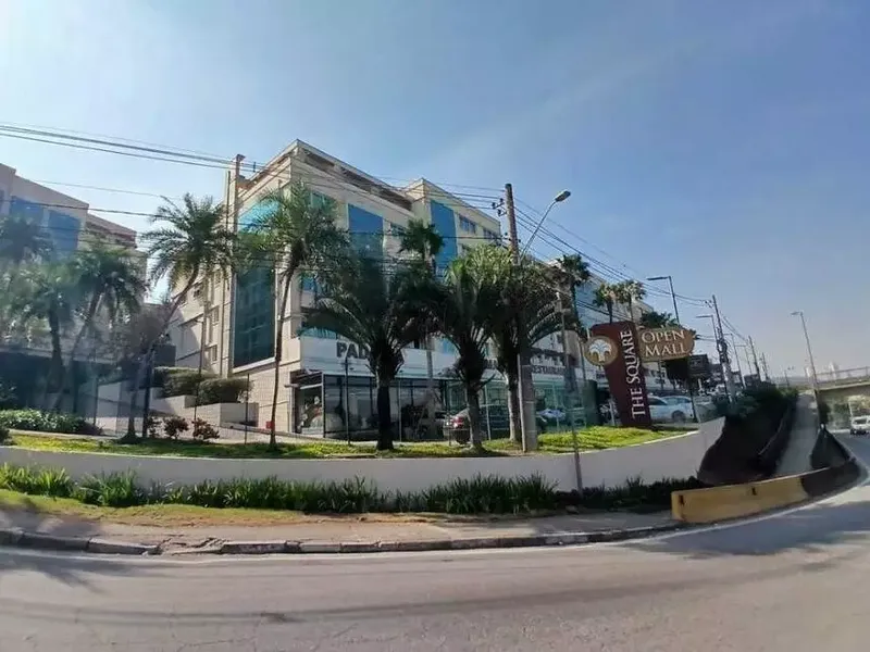 Comercial em leilão