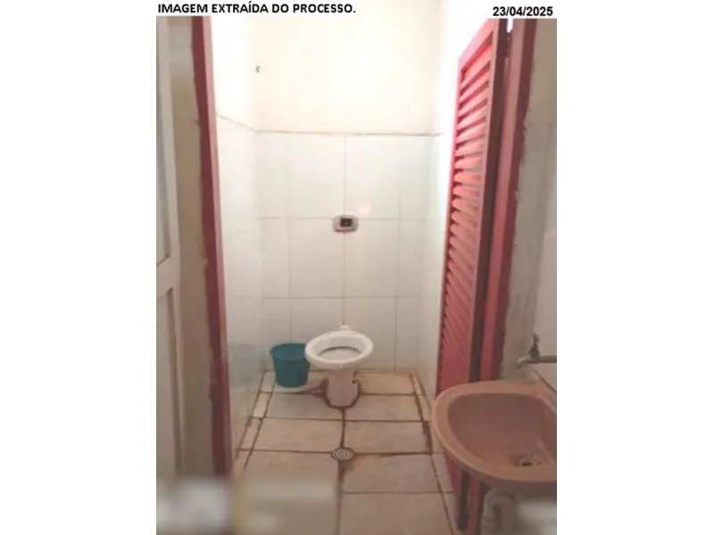 Outros em leilão