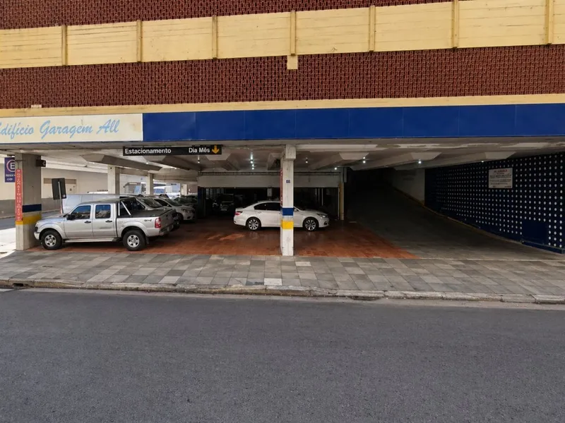 Outros em leilão