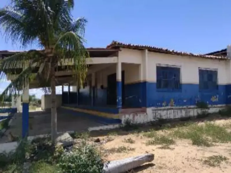 Comercial em leilão