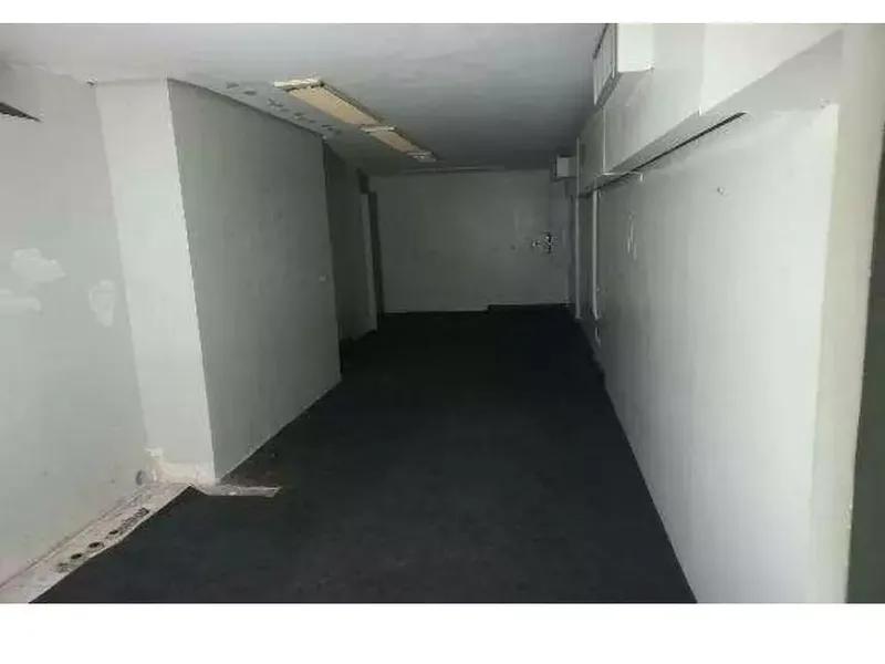 Comercial em leilão
