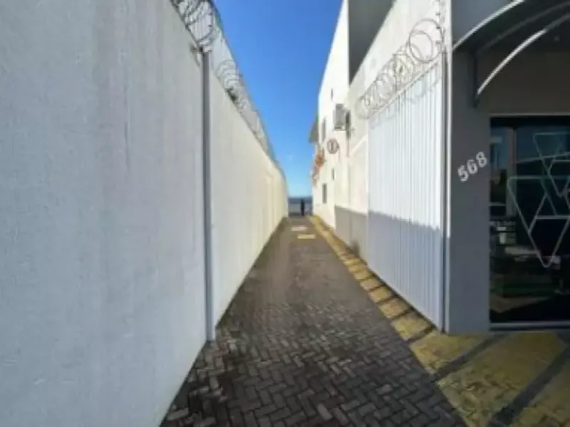 Comercial em leilão