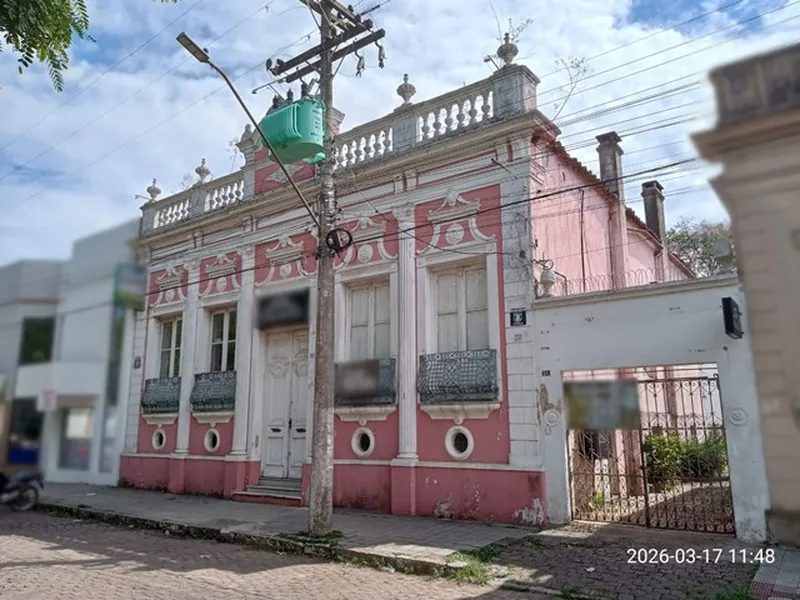 Outros em leilão