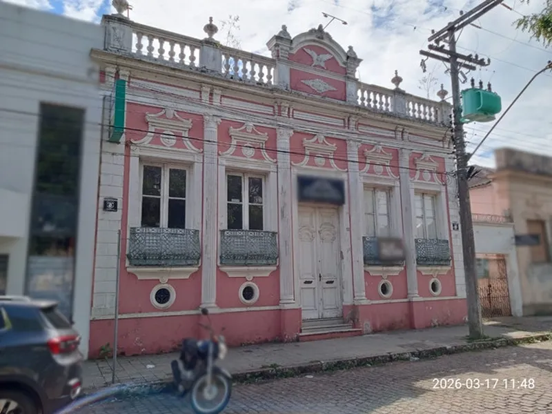 Outros em leilão