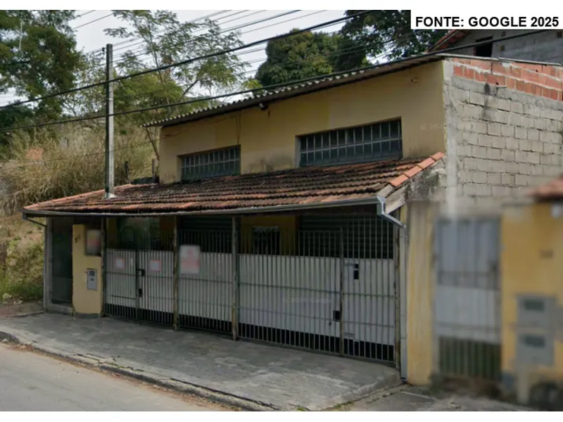 Comercial em leilão