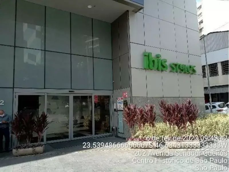 Outros em leilão