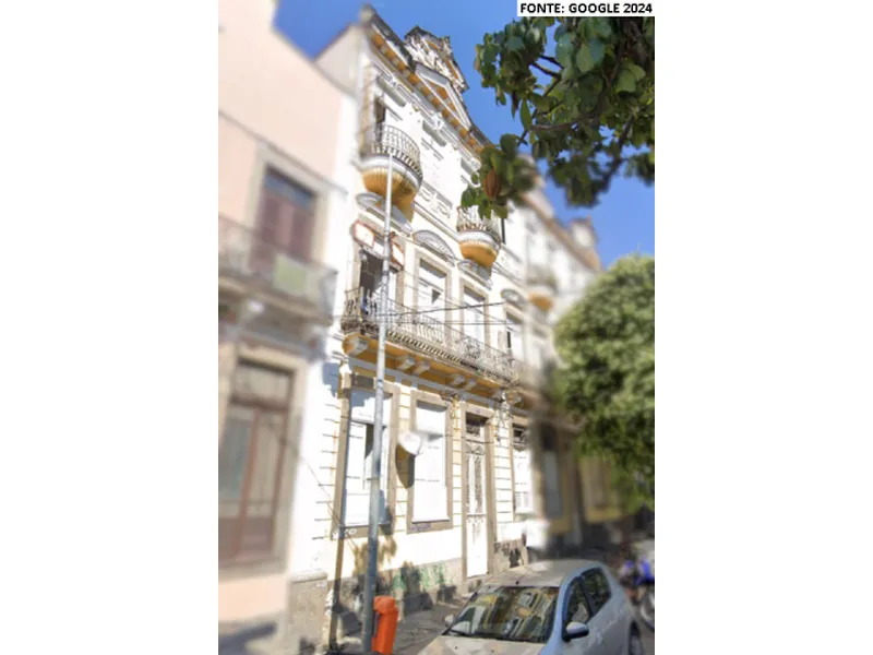 Outros em leilão