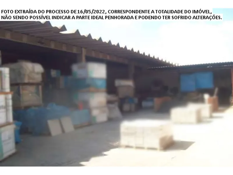 Comercial em leilão