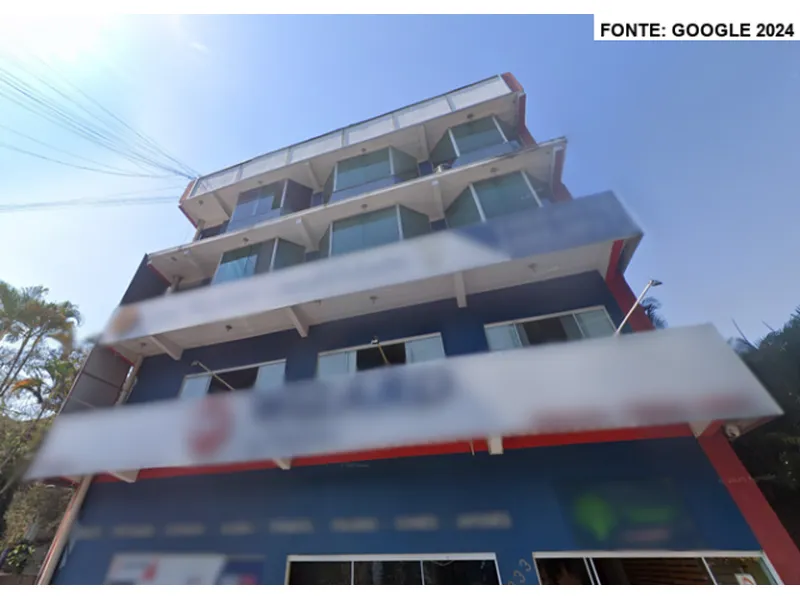 Comercial em leilão