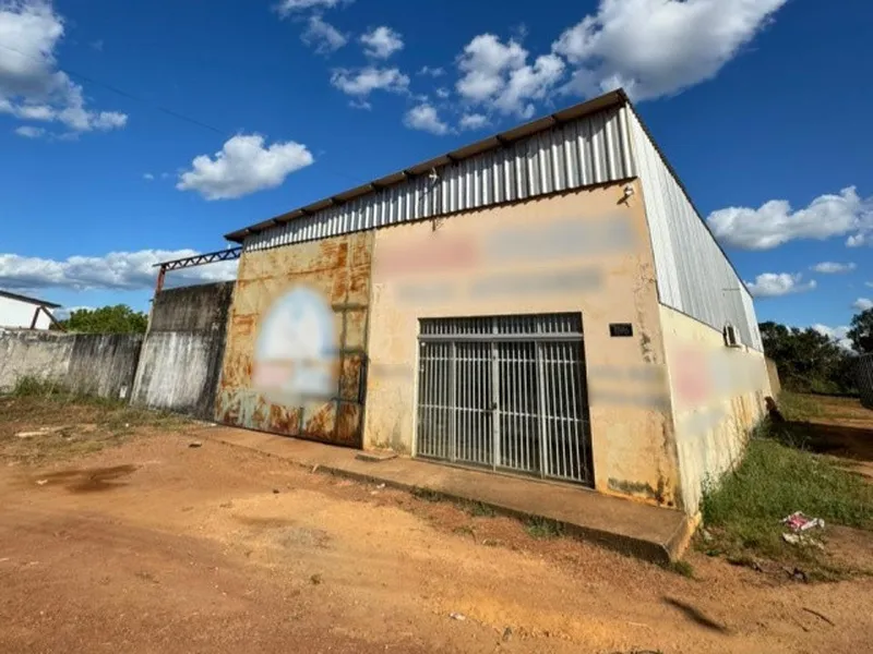 Comercial em leilão