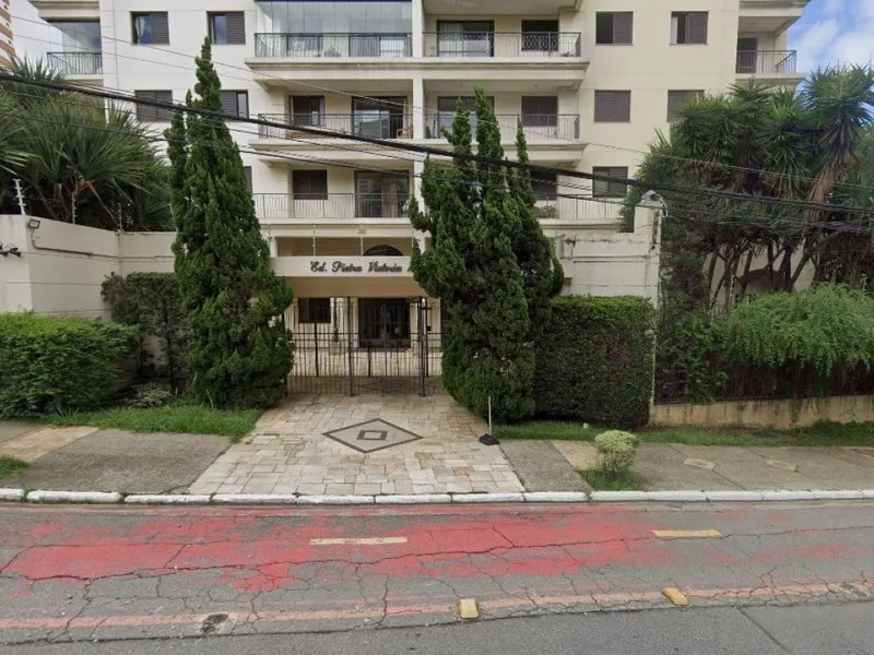 Outros em leilão