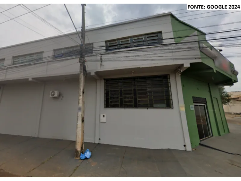 Outros em leilão