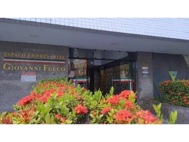 Comercial em leilão