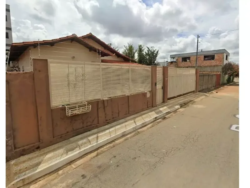 Casa em Leilão Extrajudicial
