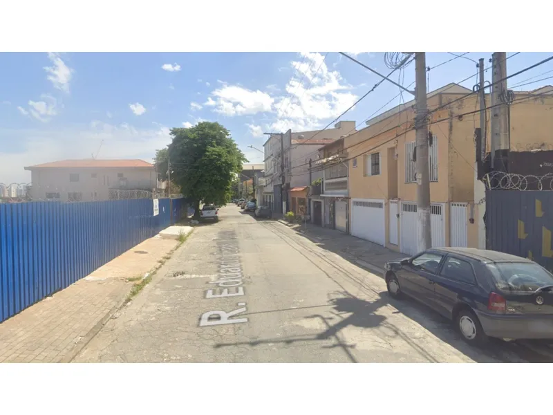 Outros em leilão