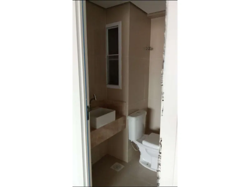 Comercial em leilão