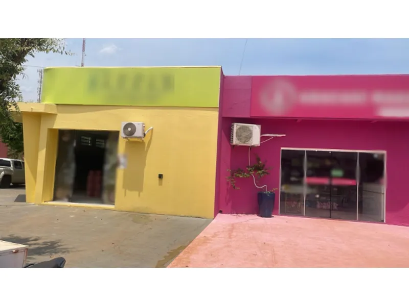 Comercial em leilão