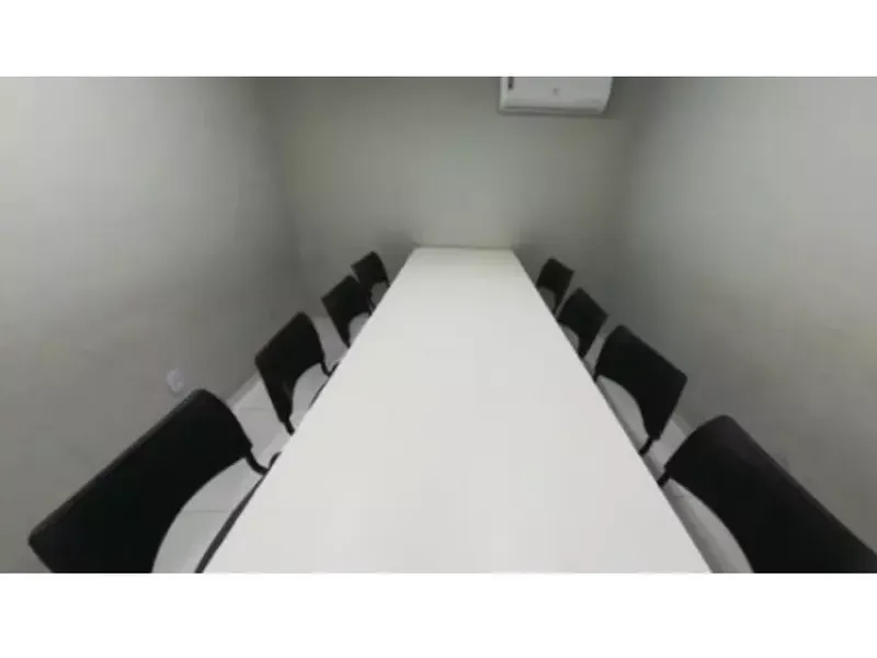 Comercial em leilão