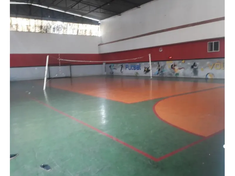 Comercial em leilão