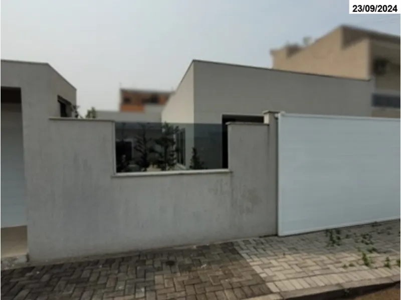 Comercial em leilão