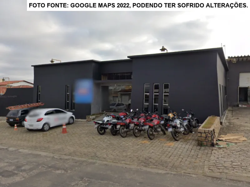 Comercial em leilão