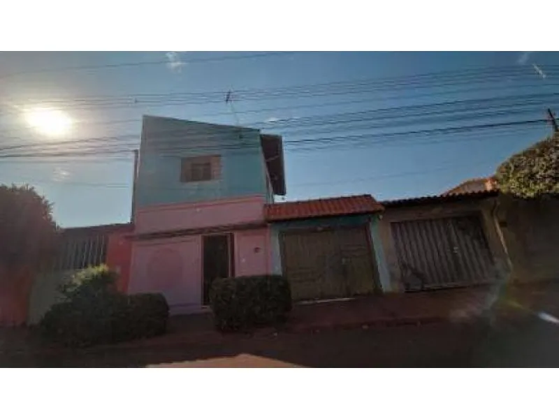 Comercial em leilão