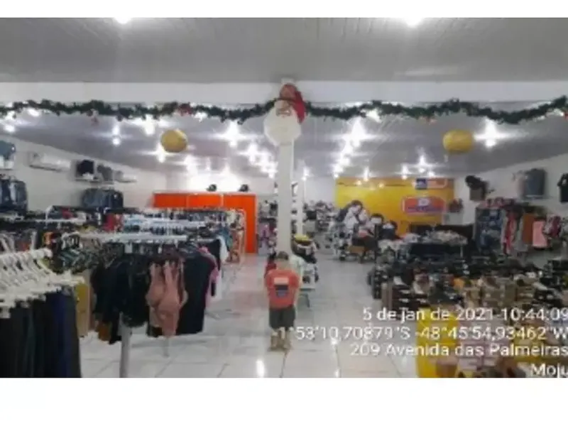 Comercial em leilão
