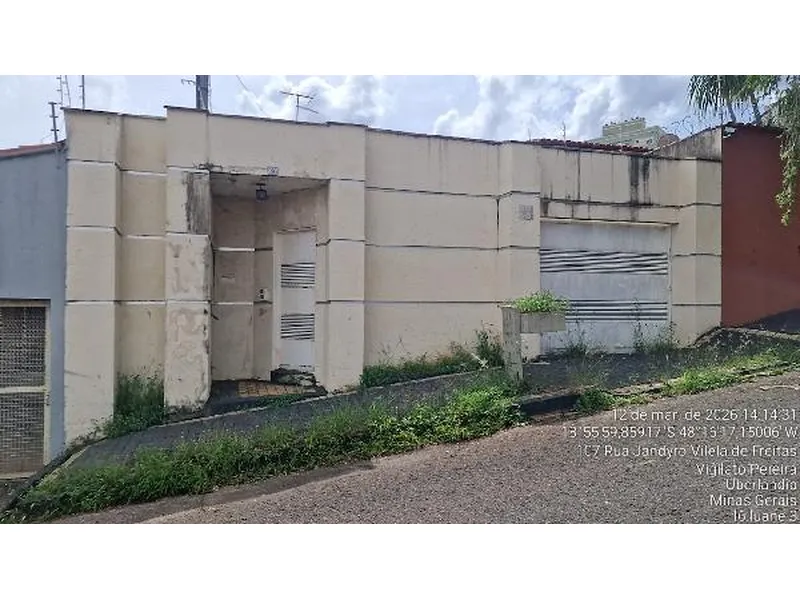 Prédio em Licitação