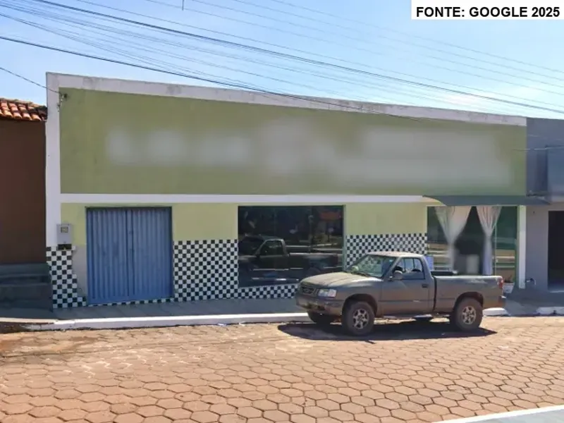 Comercial em leilão