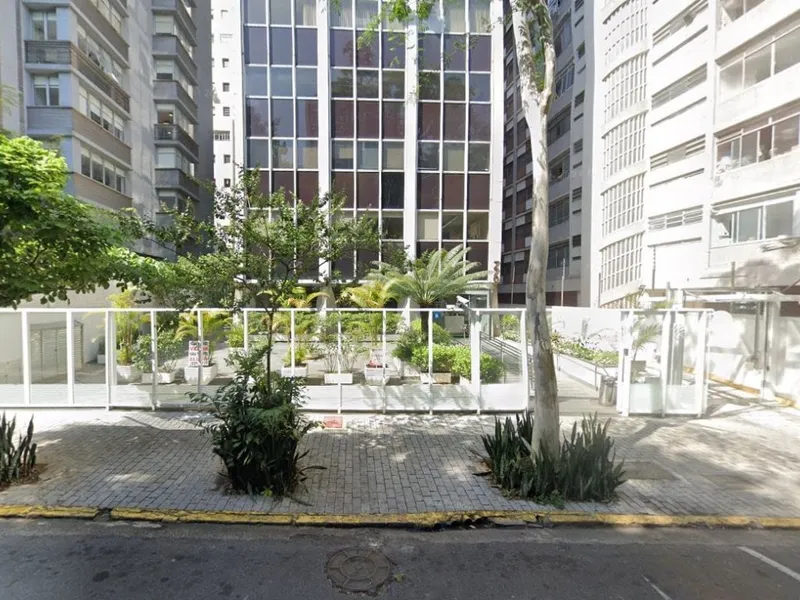 Outros em leilão