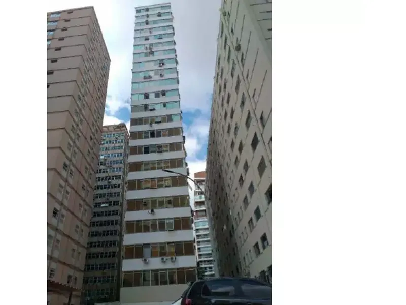 Comercial em leilão