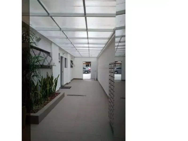 Comercial em leilão