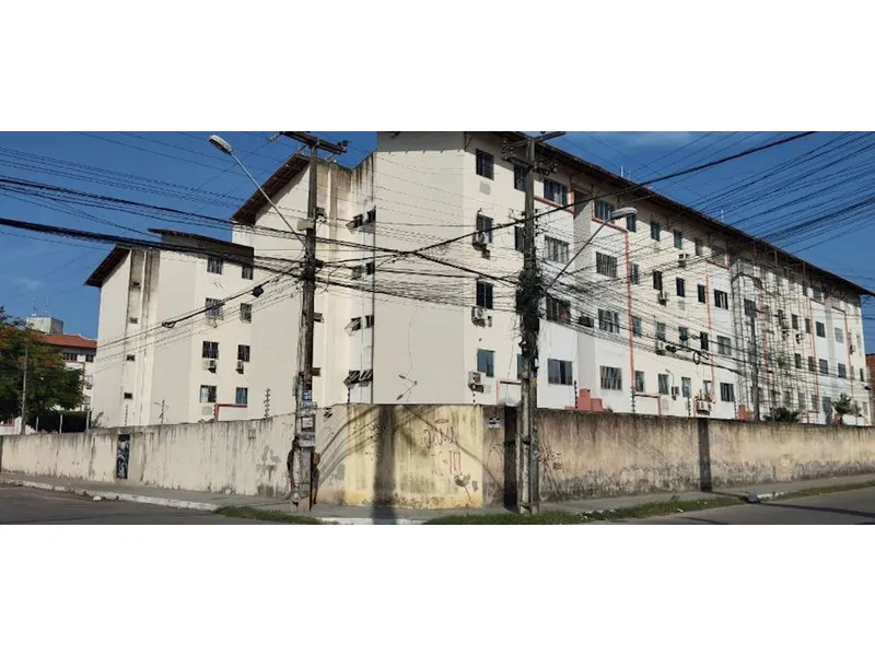 Outros em leilão